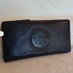 Michael Kors Black Astor MK Emblem Wallet